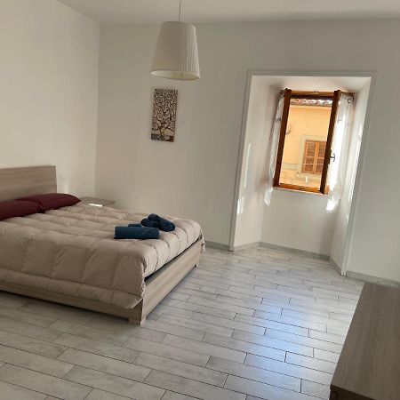Vivere Il Borgo Sul Lago ジェンツァーノ・ディ・ローマ エクステリア 写真